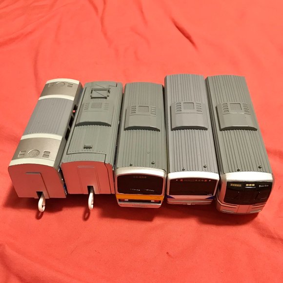 Plarail Commuter Trains - 3 Front Trains and 2 Passenger Trains - Picture 1 of 8
